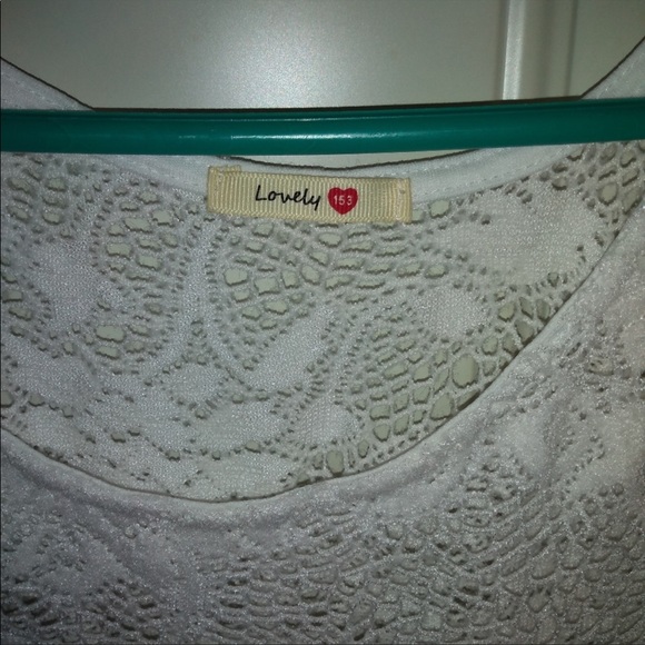 Lovely 153 Women’s Short Sleeve Crochet Shirt NWOT - Picture 3 of 7